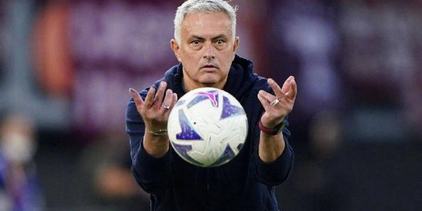 穆里尼奥回归本菲卡，面临魔鬼赛程挑战欧冠