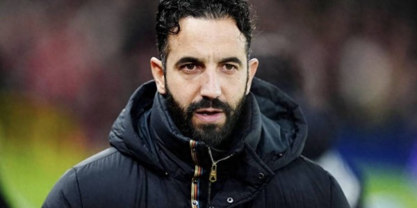 一场2-1逆转，让巴萨西甲登顶！弗里克激活曼联弃将：4场独造6球