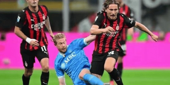 意甲又爆冷！AC米兰2-1战胜那不勒斯，争冠格局再生变数