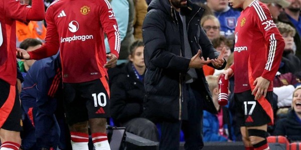 曼联停售三人球衣预示必离队！拉什福德恐卖不掉，只肯为巴萨降薪