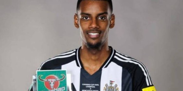 2亿英镑？曝伊萨克或加盟利雅得新月，纽卡拒绝利物浦1.2亿镑报价