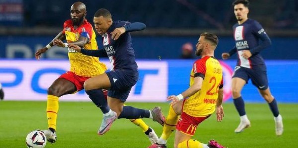 法甲生死战！梅斯 VS 兰斯，保级与冲刺的激烈碰撞